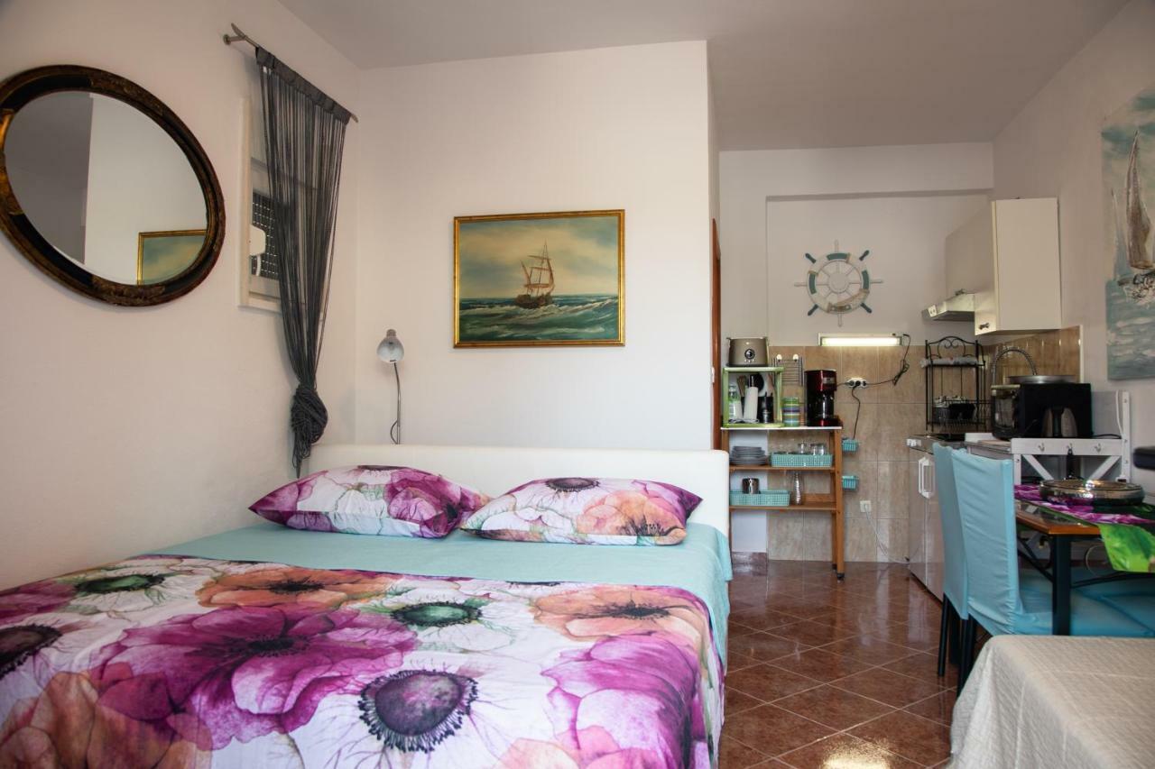 Villa Scandalli Sevid Exterior photo